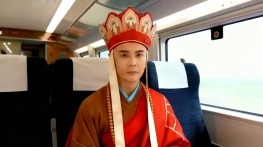 高铁上的唐僧和小孩子
